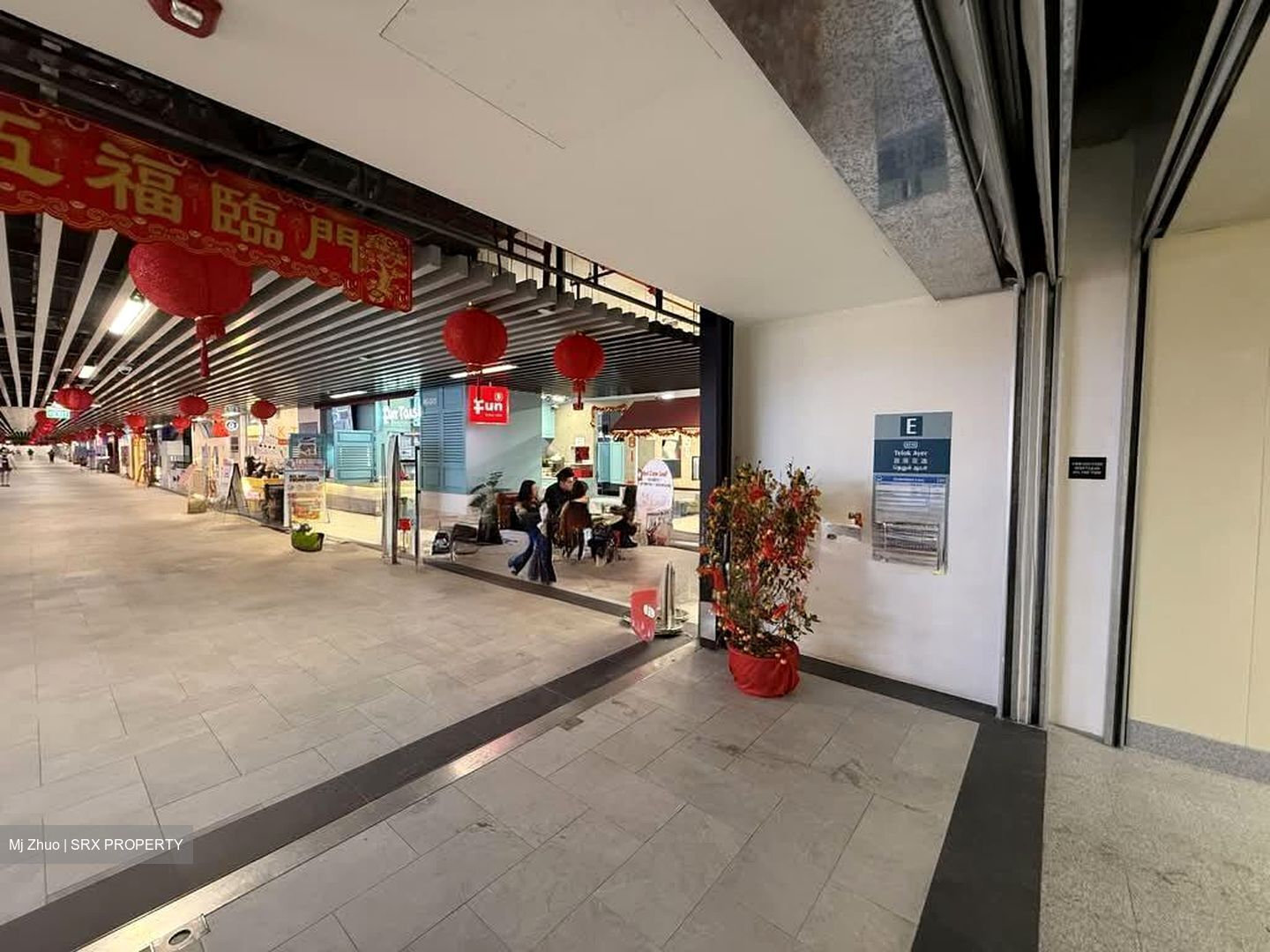 Club Street (D1), Retail #540173101